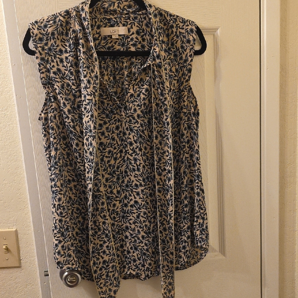 LOFT Floral Sleeveless Tie Front Blouse Size M
